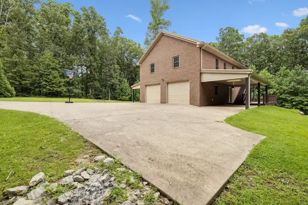 627 Oak Shadow Dr, New Johnsonville, TN 37134