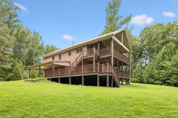 627 Oak Shadow Dr, New Johnsonville, TN 37134