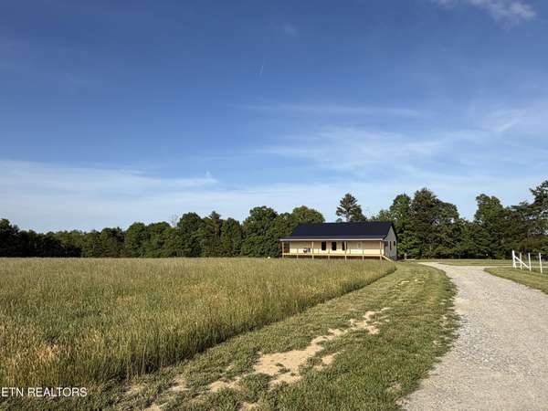 110 Don Conatser Rd, Allardt, TN 38504