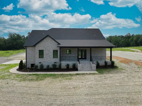557 Fairfield Rd, Westmoreland, TN 37186