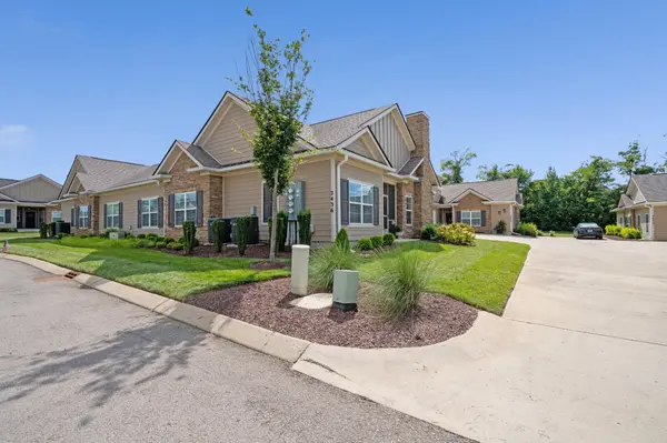 2436 Stonecenter Ln, Murfreesboro, TN 37128