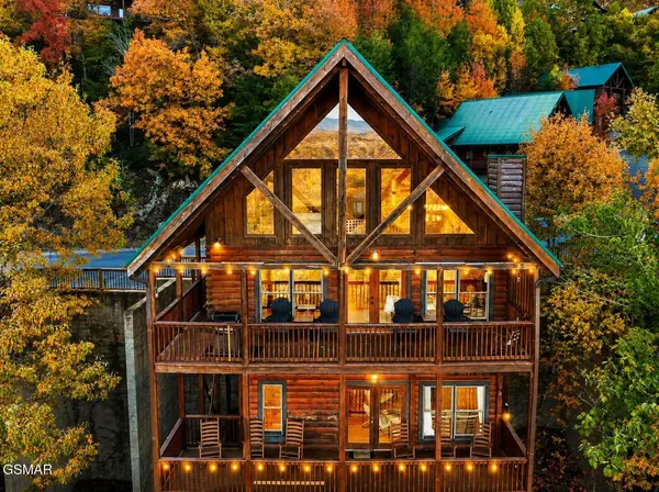 4664 Nottingham Heights Way, Pigeon Forge, TN 37863