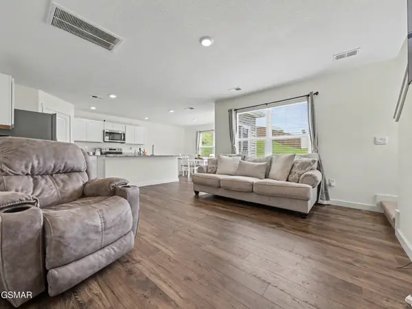6175 Sycamore Stream Road, Dandridge, TN 37725