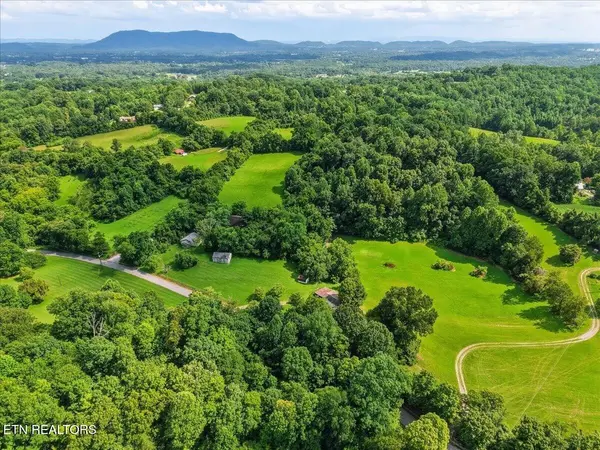 579565 Harless Rd, Corryton, TN 37721
