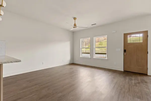 925 N Chamberlain Avenue, Chattanooga, TN 37406