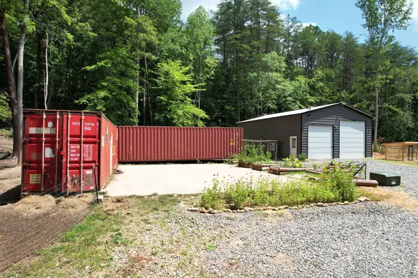 686 Welcome Valley Road, Benton, TN 37307