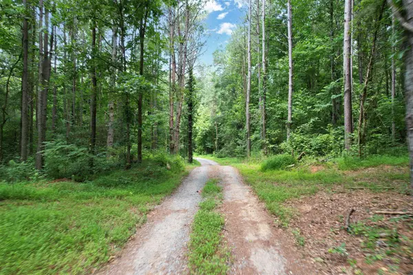 686 Welcome Valley Road, Benton, TN 37307
