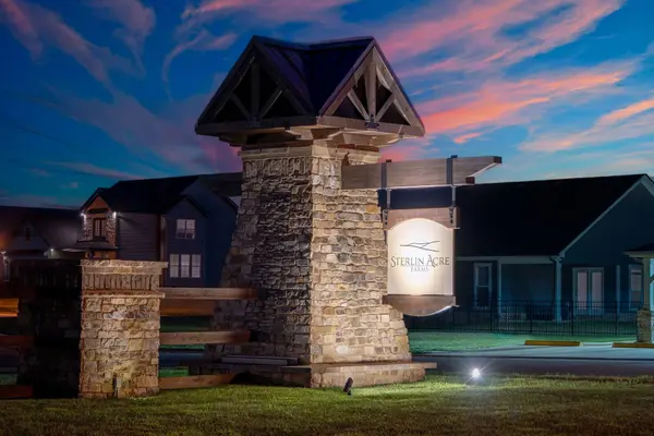 979 Bankside Dr, Clarksville, TN 37043