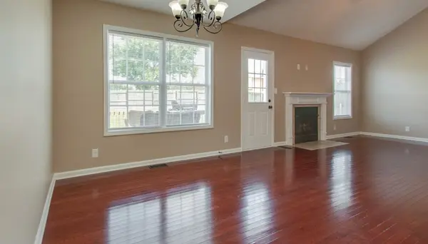 1351 Whitt Ln, Clarksville, TN 37042