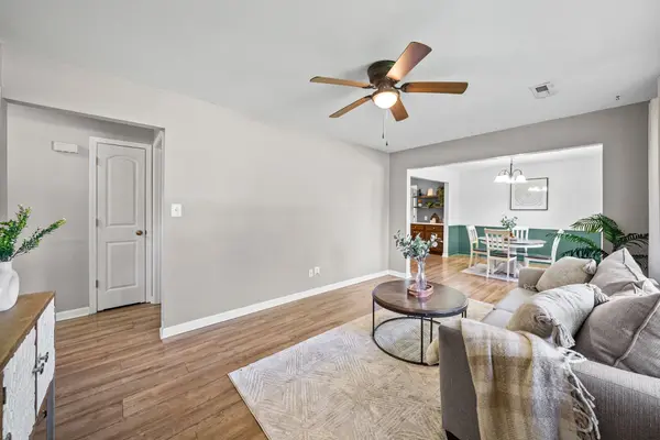 16 Donelson Dr, Clarksville, TN 37042