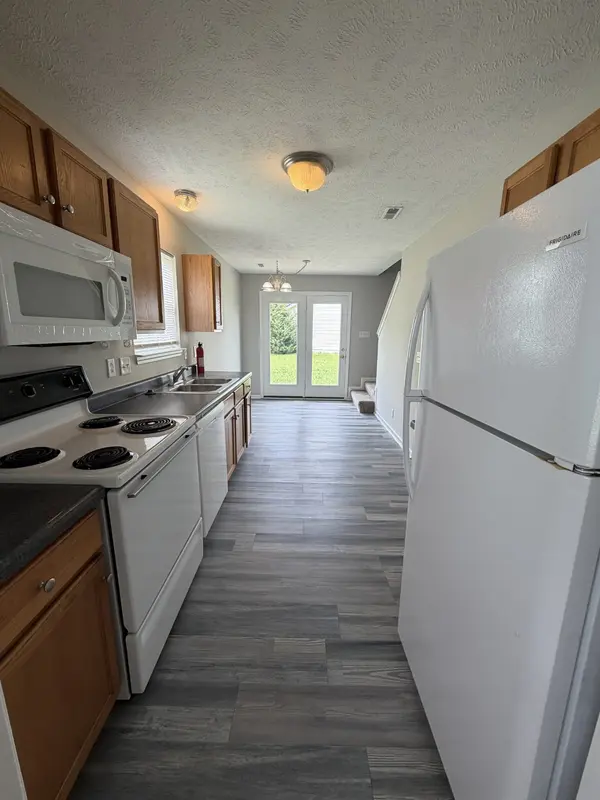 1217 Eastwoods Dr #E, Murfreesboro, TN 37130