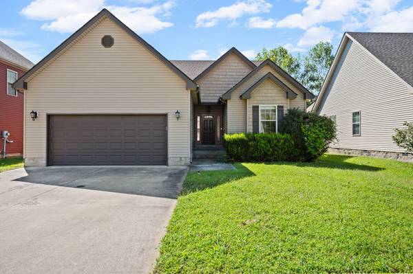 3744 Silver Fox Ct, Clarksville, TN 37040