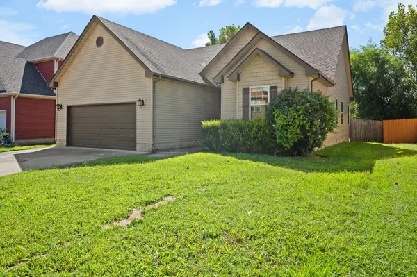 3744 Silver Fox Ct, Clarksville, TN 37040