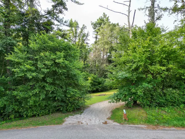 2044 Darks Mill Rd, Columbia, TN 38401