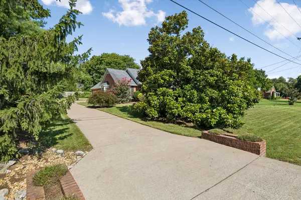 6617 N Creekwood Drive, Brentwood, TN 37027