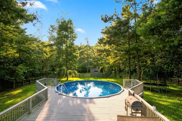 5702 Fox Haven Dr, Nunnelly, TN 37137