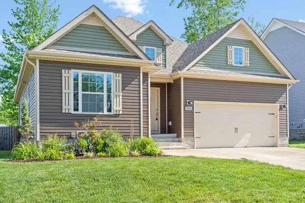 515 Sourwood Dr, Clarksville, TN 37042