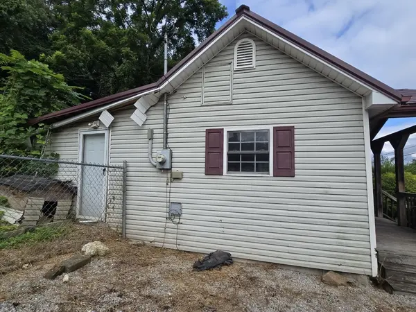 515 E Race St, Kingston, TN 37763
