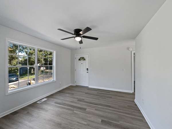 513 W 5th St, Columbia, TN 38401