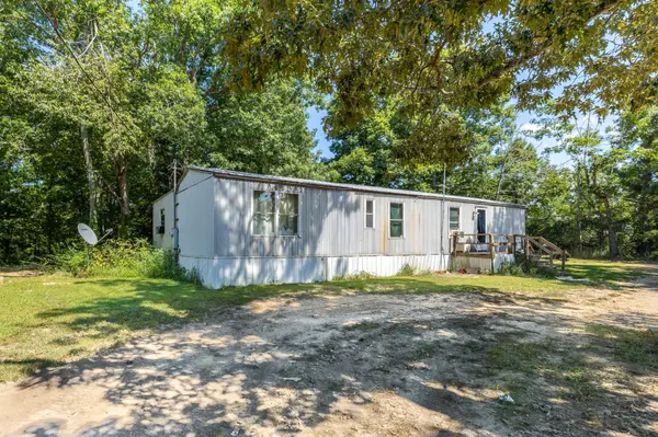 179 Reeves Rd, Hohenwald, TN 38462