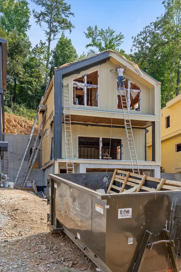 204 Lullwater Road, Chattanooga, TN 37405