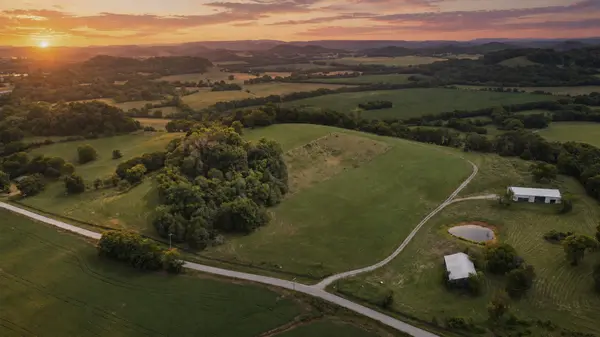 1914 Thompsons Station Rd #W, Thompsons Station, TN 37179
