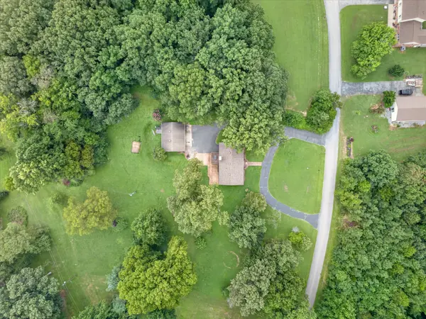 252 Edgewood Dr, Cadiz, KY 42211