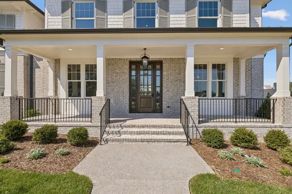 9282 Double Run Ct, College Grove, TN 37046