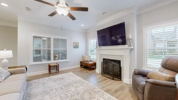 2460 Stonecenter Ln, Murfreesboro, TN 37128