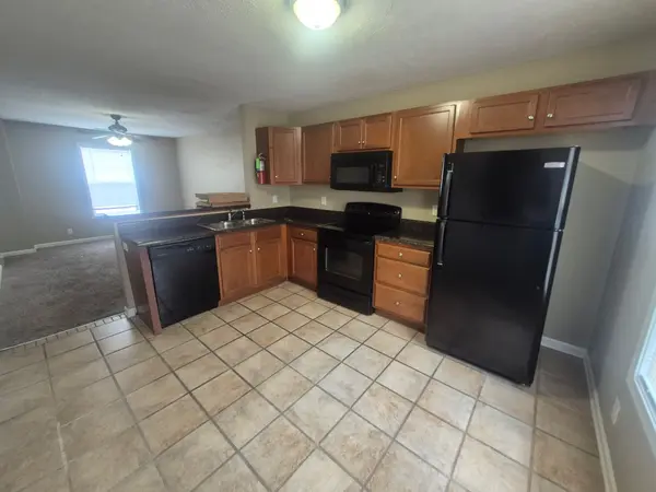 808 Oak Arbor Ct, Clarksville, TN 37040