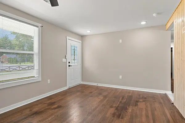 604 Harding Pl, Nashville, TN 37211