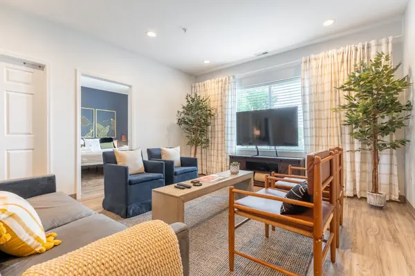 941 Main St #205, Nashville, TN 37206
