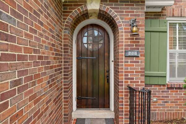 700 5th Ave #W, Springfield, TN 37172