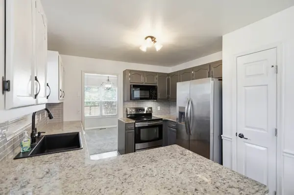 719 Williamsburg Dr, Smyrna, TN 37167