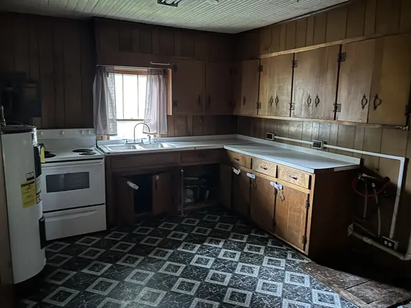 108 Florence St, Camden, TN 38320