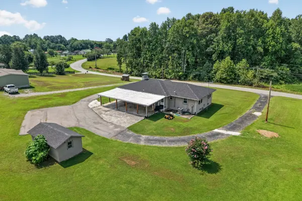 8997 Holmes Creek Rd, Smithville, TN 37166