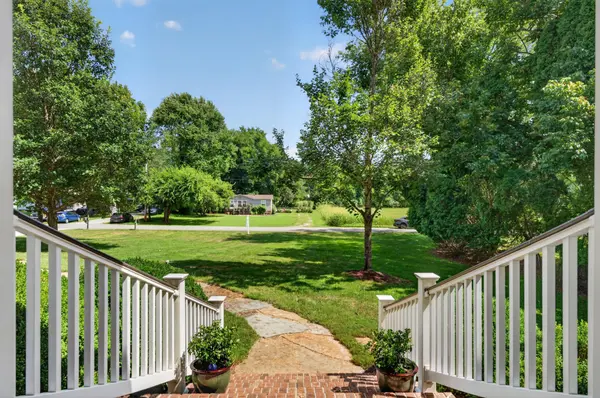 186 Lakeview Cove Drive, Loudon, TN 37774