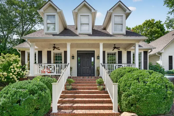 186 Lakeview Cove Drive, Loudon, TN 37774