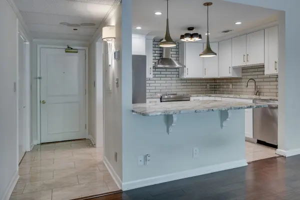 4215 Harding Pike #211, Nashville, TN 37205