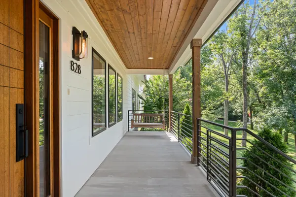 828 Russleo Dr, Nashville, TN 37209