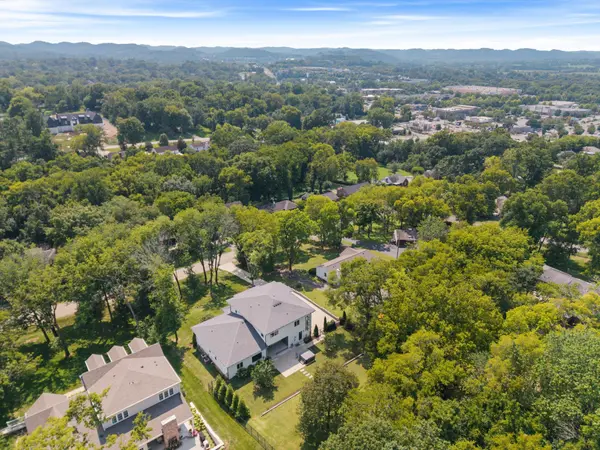 828 Russleo Dr, Nashville, TN 37209