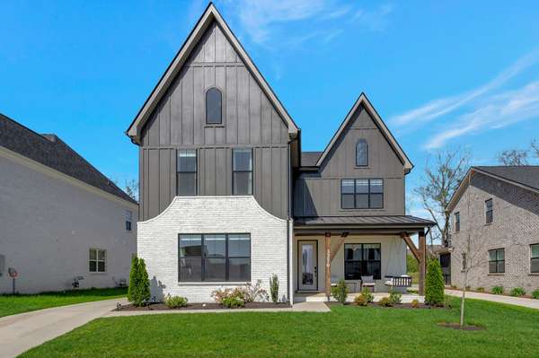 3270 Sassafras Ln, Thompsons Station, TN 37179