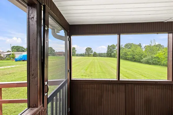 477 Dady Rd, Mc Ewen, TN 37101
