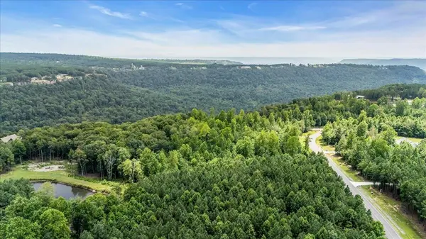 3685 Crockett Point, Jasper, TN 37347