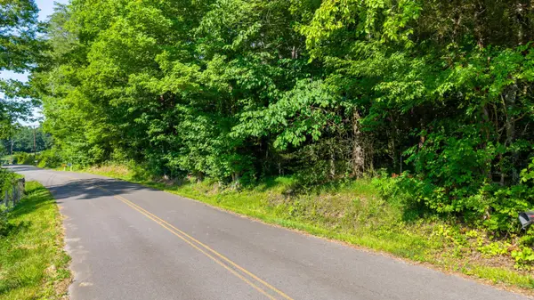 772 Rabbit Valley Rd #NW, Cleveland, TN 37312