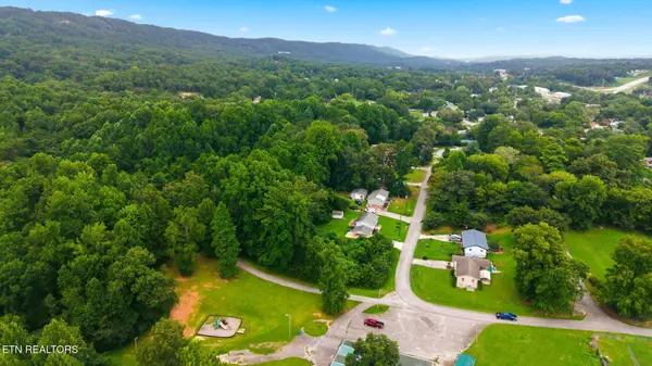 501 Martin Luther King Jr D, Rockwood, TN 37854