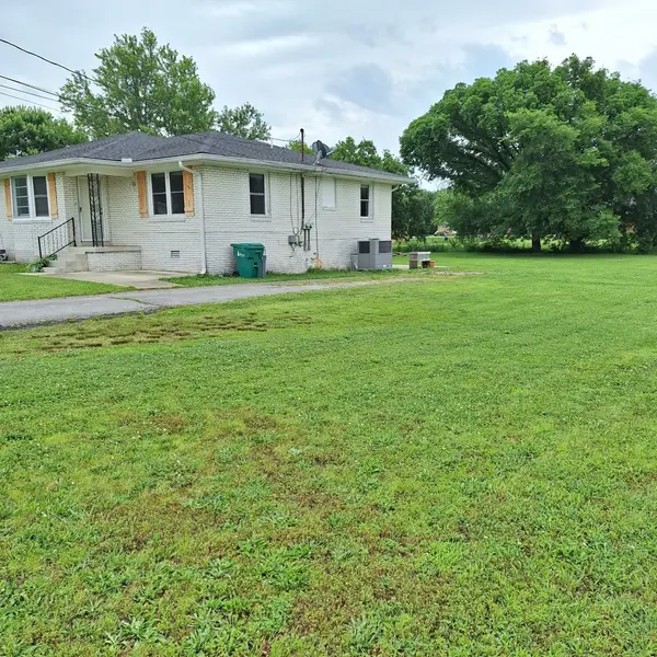 418 Sam Houston Dr #A, Lebanon, TN 37087