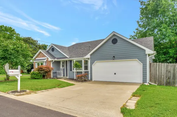 125 Agee Cir #E, Hendersonville, TN 37075