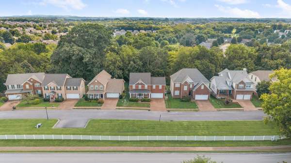 2114 Ieper Dr, Spring Hill, TN 37174