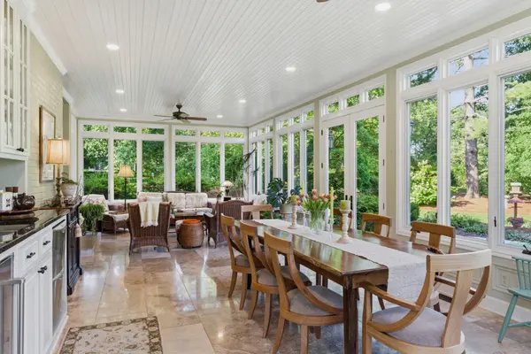 1419 Graybar Ln, Nashville, TN 37215
